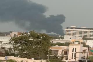 Massive fire in foam factory of Raipur