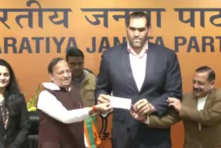 Professional wrestler Dalip Singh Rana, also known as The Great Khali, joins BJP in Delhi