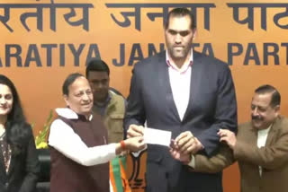 Great Khali hails PM