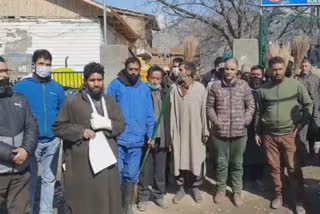 employees-of-municipal-committee-kokernag-held-protest-rally