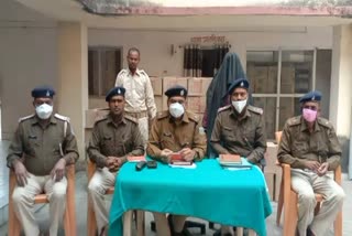 rajasthan-smuggler-arrested-with-illegal-liquor-in-chatra