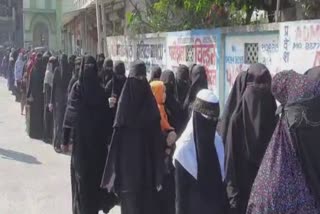 Hijab Row in Surat : સુરતમાં પડ્યાં હિજાબ વિવાદના પડઘા, મુસ્લિમ મહિલાઓએ મૌન રેલી સાથે વિરોધ પ્રદર્શિત કર્યો