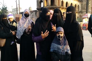 حجاب پر لکھنو کی خواتین سے خاص بات چیت، احتجاج کا انتباہ