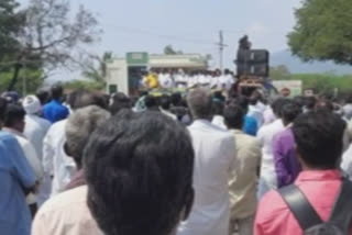 Farmers in Tamil Nadu, Karnataka border regions protest night traffic ban