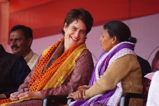 Congress General Secretary Priyanka Gandhi Vadra spoke with the mother of the Unnao murder victim extending her full support and assuring that Congress will fight for her.