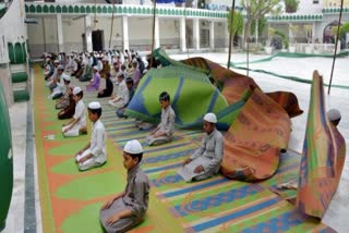 Namaz issue in Dakshina Kannada school resolved  Namaz issue in kannada  സ്‌കൂളിൽ വിദ്യാർഥികൾ നമസ്‌കാരം ചെയ്‌തത് പ്രതിഷേധം  ദക്ഷിണ കന്നഡ സ്‌കൂൾ നമാസ് പ്രശ്‌നം