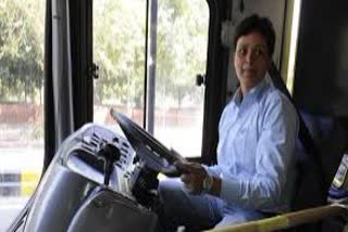 kejriwal-government-relaxed-conditions-for-appointment-of-women-bus-drivers