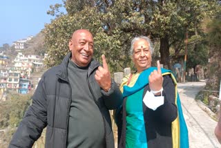 writer Ganesh Shelly casts his vote