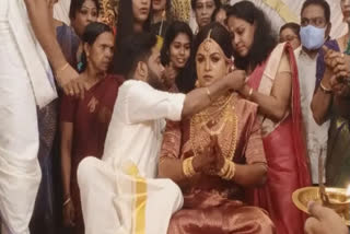 INDIAS FIRST TRANSGENDER MARRIAGE HELD AT TIRUVANANTHAPURAM,ಇದೇ ಮೊದಲ ಬಾರಿಗೆ ದೇಶದಲ್ಲಿ ಅಧಿಕೃತವಾಗಿ ಸಲಿಂಗಿ ಜೋಡಿಯೊಂದು ವಿವಾಹ ಬಂಧನಕ್ಕೆ ಒಳಗಾಗಿದೆ