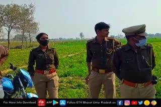 Kannauj latest news  etv bharat up news  Kannauj crime news  Woman dies under suspicious circumstances  sons accused of murder  कन्नौज के विशुनगढ़ थाना  महिला की संदिग्ध परिस्थितियों में मौत  बेटों पर हत्या का आरोप  जांच में जुटी पुलिस  बुजुर्ग महिला की संदिग्ध मौत  विशुनगढ़ थाना क्षेत्र के असालताबाद मौजा