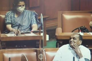 Congress MLAs wear black band in Karnataka legislature