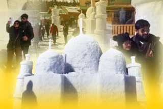 گلمرگ میں برف سے تیار کردہ تاج محل