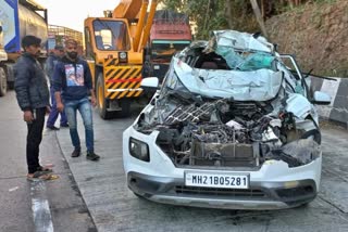 Road accident on Mumbai-Pune Expressway