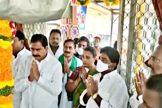 tdp leaders Devineni Uma and Bachchula Arjunudu