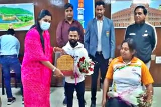 Mayor Soumya Gurjar honored Paralympic players