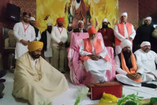 Punjab CM Channi offers prayers at Ravidas Temple in Varanasi