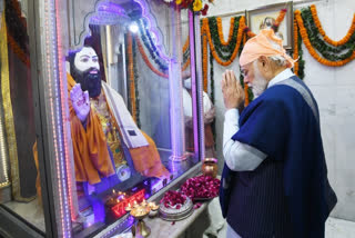 PM Modi offers prayers at Shri Guru Ravidas Vishram Dham Mandir