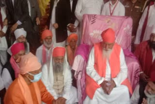 CM Yogi offered prayers at Sant Ravidas temple in Varanasi