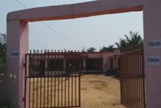 Unidentified miscreants allegedly looted ballot box from a booth at Kashijharia village of Chapamanik panchayat under Brahmagiri block in Odisha’s Puri district