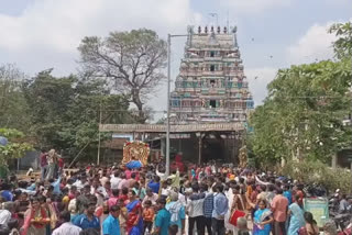 Watch | Car festival in TN's Thirumannancheri temple after 200 years