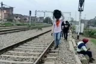 death hit by train in panipat