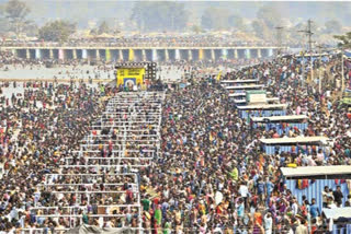 jampanna vaagu filled with full of devotees part of medaram jathara 2202