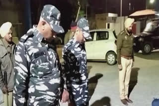 ਪੁਲਿਸ ਤੇ BSF ਵੱਲੋਂ ਪੁਲਵਾਮਾਂ ਦੇ ਸ਼ਹੀਦਾਂ ਨੂੰ ਸ਼ਰਧਾਂਜਲੀ