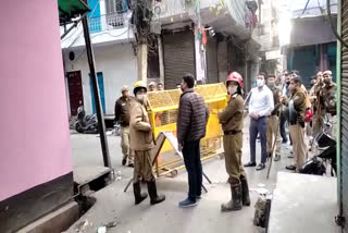 suspicious bag was found on the road in Old Seemapuri area of Delhi