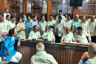 b-s-yadiyurappa-trying-to-persuasion-to-congress-leaders