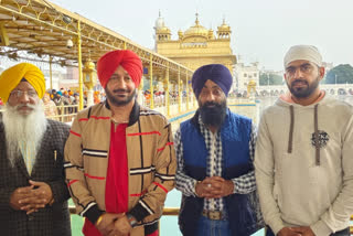 ਗਾਇਕ ਮਲਕੀਤ ਸਿੰਘ ਸ੍ਰੀ ਹਰਿਮੰਦਰ ਸਾਹਿਬ ਹੋਏ ਨਤਮਸਤਕ