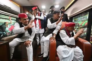 Akhilesh, Mulayam and Shivpal appeared