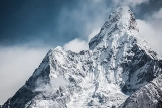 China eyes Mt Everest’s huge lithium treasure