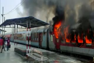 Fire breaks out in an empty train