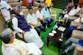 Mallikarjun Kherge meets Congress leaders on Vidhana Soudha and reaction on ishwarappa statement