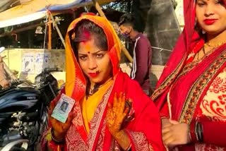 newly wed bride cast her vote before leaving for in-law's house in uttarpradesh