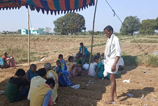 Farmer Suicide at Peddamallareddy village, farmer suicide protest