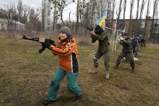Ukrainian civilians military drills