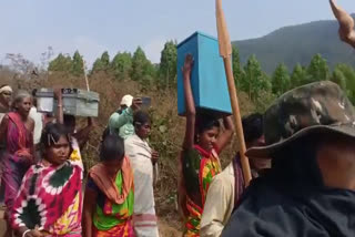 ബാലറ്റ്പെട്ടി തട്ടിയെടുത്ത് ഡോംഗ്രിയ കാണ്ഡ ആദിവാസി സമൂഹം  ഒഡിഷ തദ്ദേശ ഭരണ തെരഞ്ഞെടുപ്പ്  Dongria Kandha community  Dongria Kandha community looted ballat box