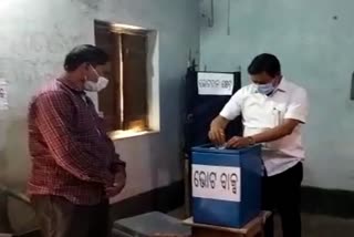 dashpalla mla casts his vote for panchayat election