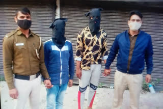 looters accused of killing a man by stone in delhi arrested