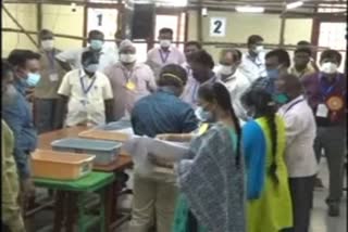 तमिलनाडु में शहरी स्थानीय निकाय चुनावों की मतगणना जारी