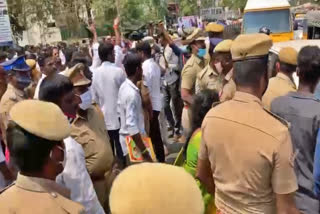 local body election urban local election 2022 election results urban local election results protest and fights on election result party leaders protest against dmk in madurai fraudulant in vote counting வாக்கு எண்ணிக்கையில் முறைகேடு நகர்புற உள்ளாட்சித் தேர்தல் நகர்புற உள்ளாட்சித்தேர்தல் முடிவுகள் தேர்தல் முடிவுகள் மதுரையில் திமுகவை எதிர்த்து பிற கட்சியினர் ஆர்பாட்டம் மதுரையில் வாக்கு எண்ணிக்கையில் முறைகேடு