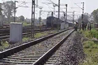 Two people died hit by train in Janjgir Champa