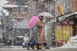 Fresh Snowfall In Valleyوادی میں تازہ برف باری و بارشوں کا سلسلہ شروع