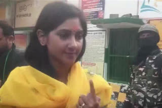 Aditi Singh cast her vote at a polling booth in Lalpur Chauhan,