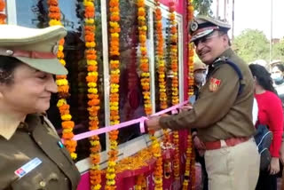 inaugurating Shahdara District Pink Booth by Special CP