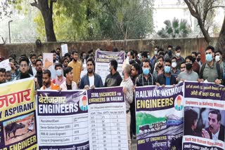 Demonstration of thousands of engineers at Jantar Mantar in protest against decision of Modi government