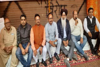 fast-in-protest-against-liquor-contract-in-govindpuri