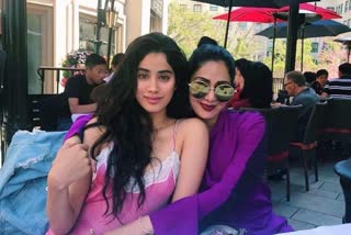 Janhvi remembers mom Sridevi on death anniversary, janhvi kapoor sridevi, sridevi death cause, sridevi doney kapoor daughters