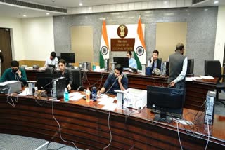 MEA control room expanded for Indian nationals stranded in Ukraine  MEA control room expanded amid russia ukraine war  Ministry of External Affairs of india  യുക്രൈനിൽ കുടുങ്ങിയ ഇന്ത്യക്കാർക്കായി കൺട്രോൾ റൂം  റഷ്യ യുക്രൈൻ യുദ്ധം  ഇന്ത്യൻ പൗരർക്ക് സഹായവുമായി വിദേശകാര്യ മന്ത്രാലയം  ഉക്രൈൻ ഇന്ത്യക്കാർക്ക് കൺട്രോൾ റൂം  യുക്രെയ്‌ൻ റഷ്യ ആക്രമണം